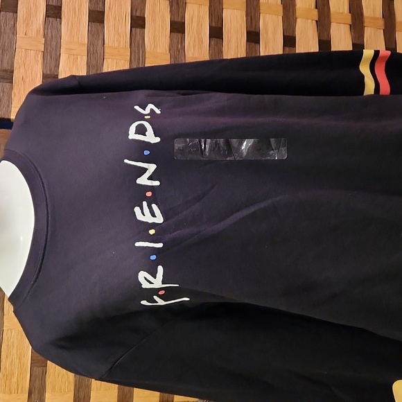 NWT! FRIENDS sweatshirt - Picture 3 of 7